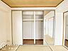 室内：エリアの特性や周辺環境についての情報提供も行っています。物件だけでなく、地域の暮らしやすさも含めてご確認いただけます
