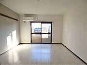 同型タイプのお部屋（105号室）の写真となっております。
