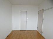 同型タイプのお部屋（401号室）の写真となっております。