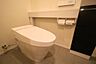 トイレ：【toilet】タンクレストイレでお掃除もラクラク♪洗面と一緒になっておりますので広く使用出来ます♪