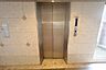 その他：【Elevator】エレベーターです。大きな荷物があっても安心ですね。