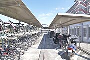 管理の行き届いた駐輪場は屋根付きで雨の日も安心です。