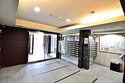 不在時でも安心の大容量メールボックス。大切な郵便物をしっかりと守ります。 