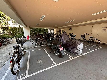バイク置き場もございます。
