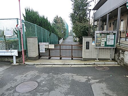 横浜市立六角橋中学校 740m