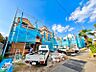 外観：お住まいの前を通るのはご近所さんだけの閑静な私道です。静かな住環境でお過ごし頂けます。（2026年9月撮影）