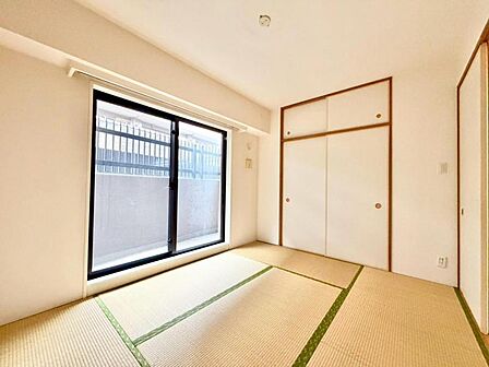 シンプルで温かみのあるデザインで、ゆったりと過ごせます。
