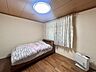 洋室：東から朝日の差し込むお部屋です♪