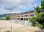 岐山小学校 720m