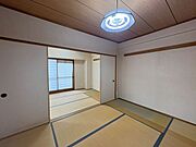 お客様用のお部屋や、寝室としてもお使いいただけます。