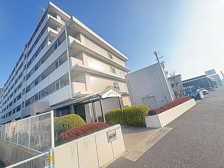 マンションの入り口が分かりやすく、来客時もスムーズ。