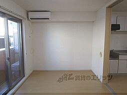 ＣｏＣｏ衣川 102 1階1DKのリビング/ダイニング