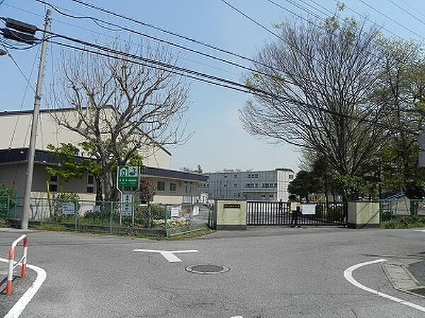 画像19:田中小学校まで2200m