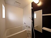 小窓が付いてて換気もラクラク♪カビ予防にも効果的☆