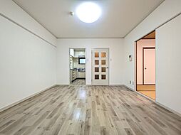 ロイヤルアネックス土居田 206 号室