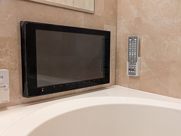 画像23:浴室TV