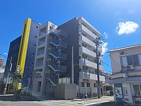 ミモザヒルズ古町 104 号室 ｜ 愛媛県松山市平和通6丁目（賃貸マンション1K・1階・28.20㎡） その1