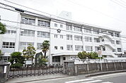 松山市立雄新中学校