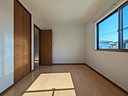 洋室6帖（北西側）