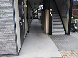 13 / 37