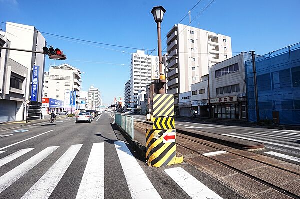 画像17:市内電車 本町六丁目駅