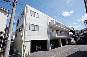 メゾン・ド・カメリア 101 号室 ｜ 愛媛県松山市高岡町（賃貸マンション1LDK・1階・35.00㎡） その1