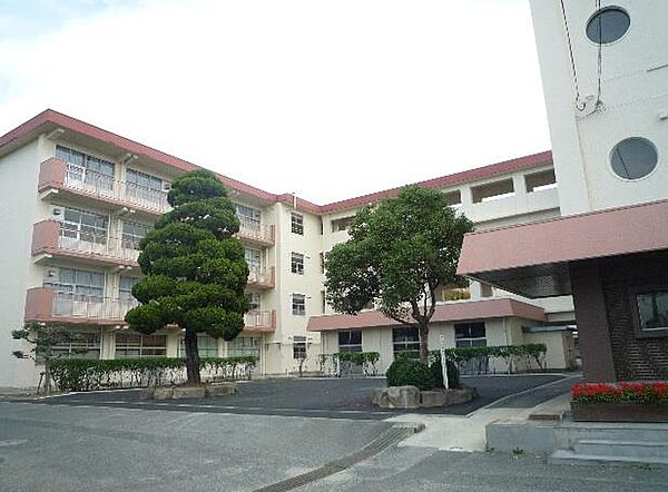 画像27:企救中学校(1、040m)