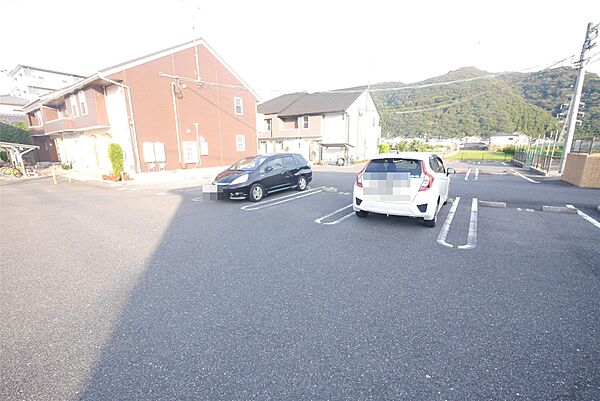 画像27:駐車場