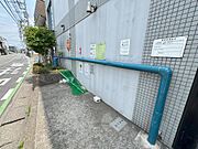 敷地内ゴミ置き場。定期的に管理人さんが清掃を行っているので綺麗な環境がキープされています。