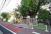 調布大塚小学校 270m