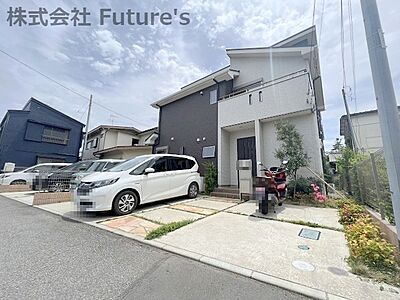 外観：令和3年1月築のオール電化住宅です！土地面積は52坪超！室内大変綺麗です！