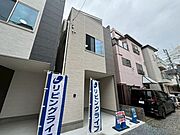 【凛】とした落ち着いたたたずまいのあなただけのお住まい。お友達などが遊びに来た時も自慢をしたくなる邸宅を創り出す外観デザインです。