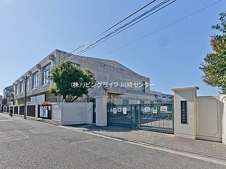 川崎市立玉川中学校　830ｍ
