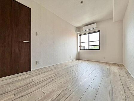 仕事や趣味のスペースとしても活用できる、多用途に使える部屋。