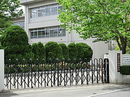 川崎市立川崎中学校?1320m