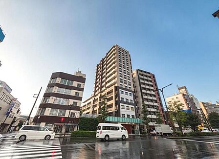 【凛】とした落ち着いたたたずまいのあなただけのお住まい。お友達などが遊びに来た時も自慢をしたくなる邸宅を創り出す外観デザインです。