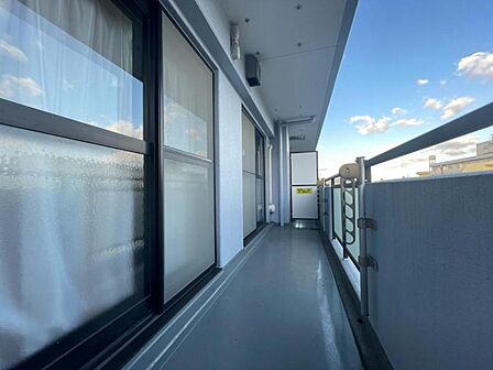 ホット一息つきたいときに望むこの眺望。リラックスできる空間になりますね!