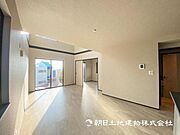 【リビング】家族だんらんの時間が増えそうなこだわりの空間！！大型の家具を配置しても余裕があります 