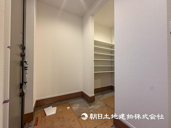 玄関を拡大表示