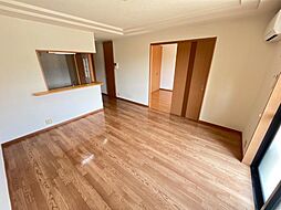 プリムロウズ 1階2LDKのリビング/ダイニング