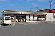 セブンイレブン伊万里大里店 900m