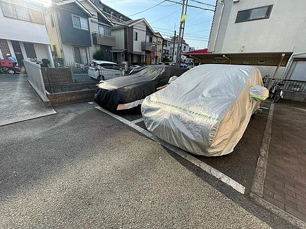 画像17:駐車場