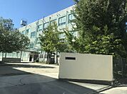 萩山中学校まで　978m　徒歩約13分●中根小学校、弥富小学校、豊岡小学校の学区です。教育目標「社会の一員としての自覚を持ち，未来に生きる望ましい人間の育成」
