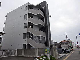 兵庫県姫路市飾磨区英賀保駅前町（賃貸マンション1LDK・1階・46.06㎡） その1