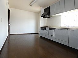 座光寺駅前通り住宅 4SLDKのリビング/ダイニング