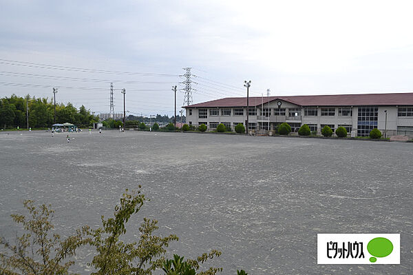 画像24:小学校「富士市立青葉台小学校まで1302m」