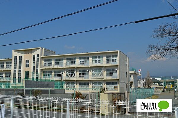 画像20:中学校「富士市立吉原第一中学校まで635m」