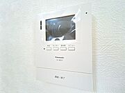 【リフォーム済/インターホン】モニター付きタイプを設置しました。来訪者を確認でき安心です。