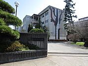 住吉中学校まで2600ｍ（自転車で14分）