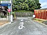 外観：前面道路含む現地写真